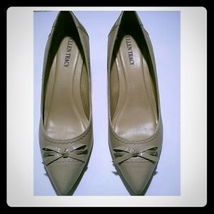 Ellen Tracy Kitten Heels (Work Wear/Nude color)